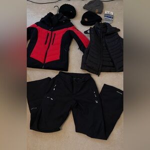 Ski clothing (women’s small)